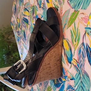 A.new day wedge shoes